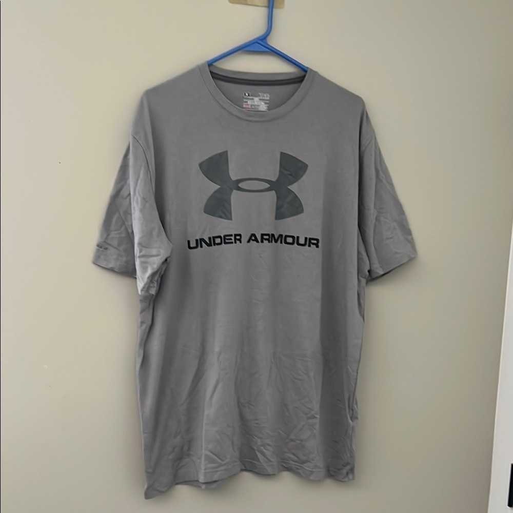 Under Armour HeatGear Logo Graphic T Shirt Gray XL Loose Fit